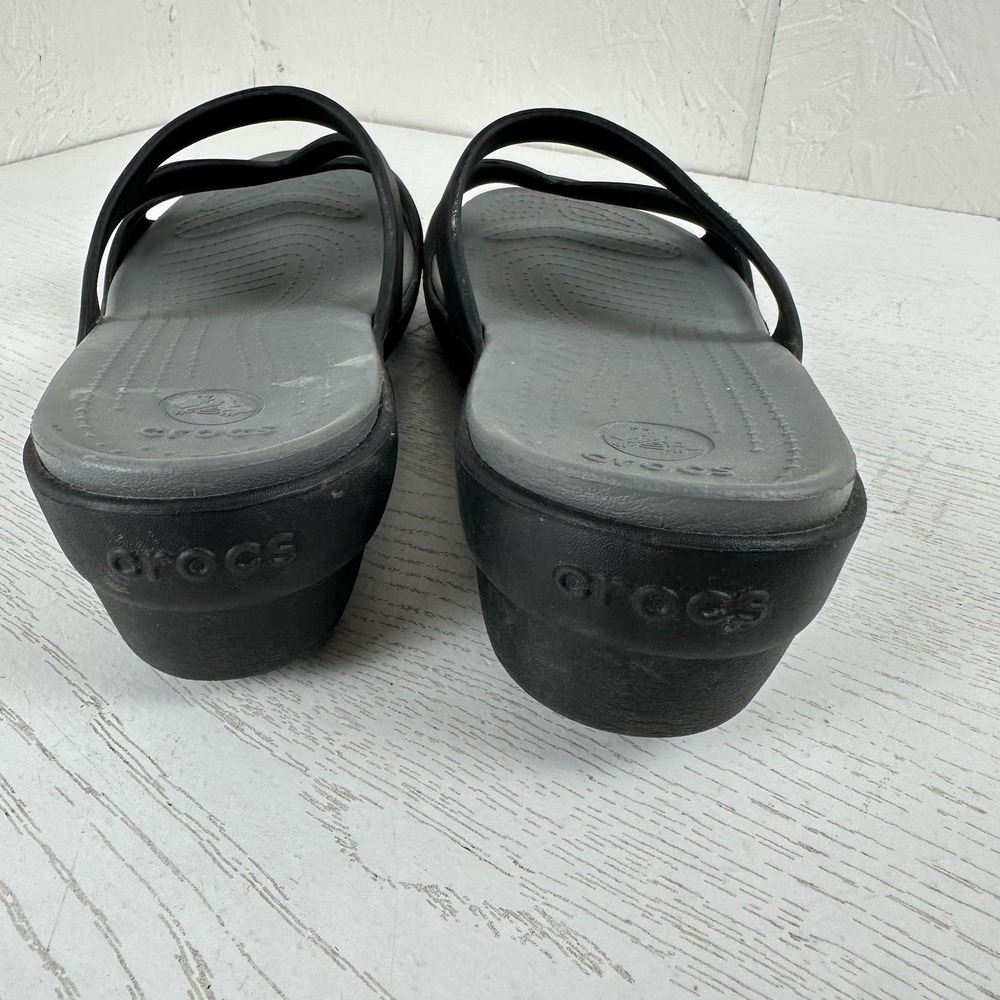 Crocs Hilga Wedge Cut Out Sandals Womens Size 11 Black Gray Comfort Strappy Shoe - Picture 4 of 6